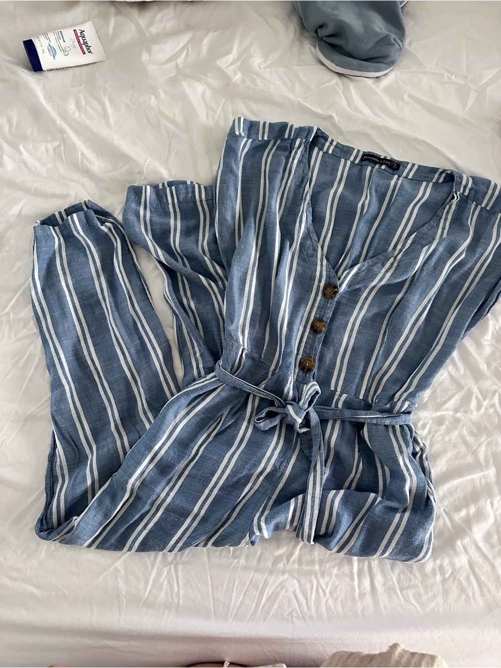 Abercrombie Striped Blue Button-Front Women's Jumpsuit with Tie Waist -Sz Small